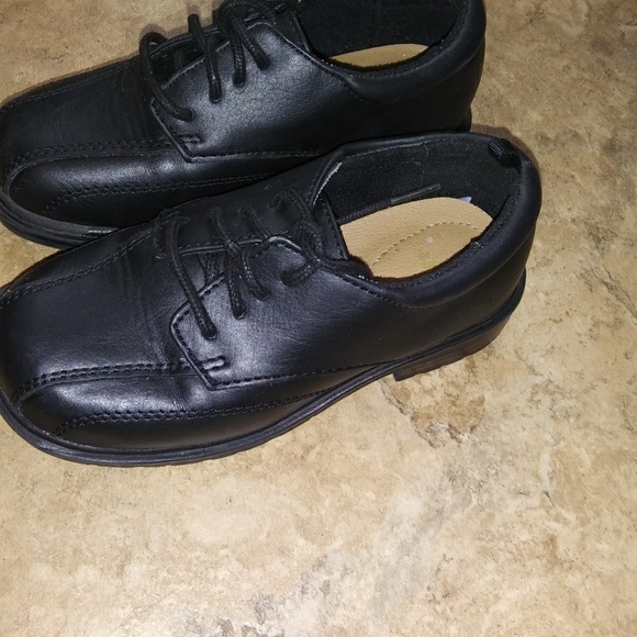 Boys Dress Shoes - Picture 3 of 3